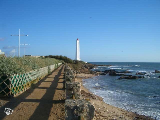 Semaphore Ле-Сабль-д’Олон Экстерьер фото